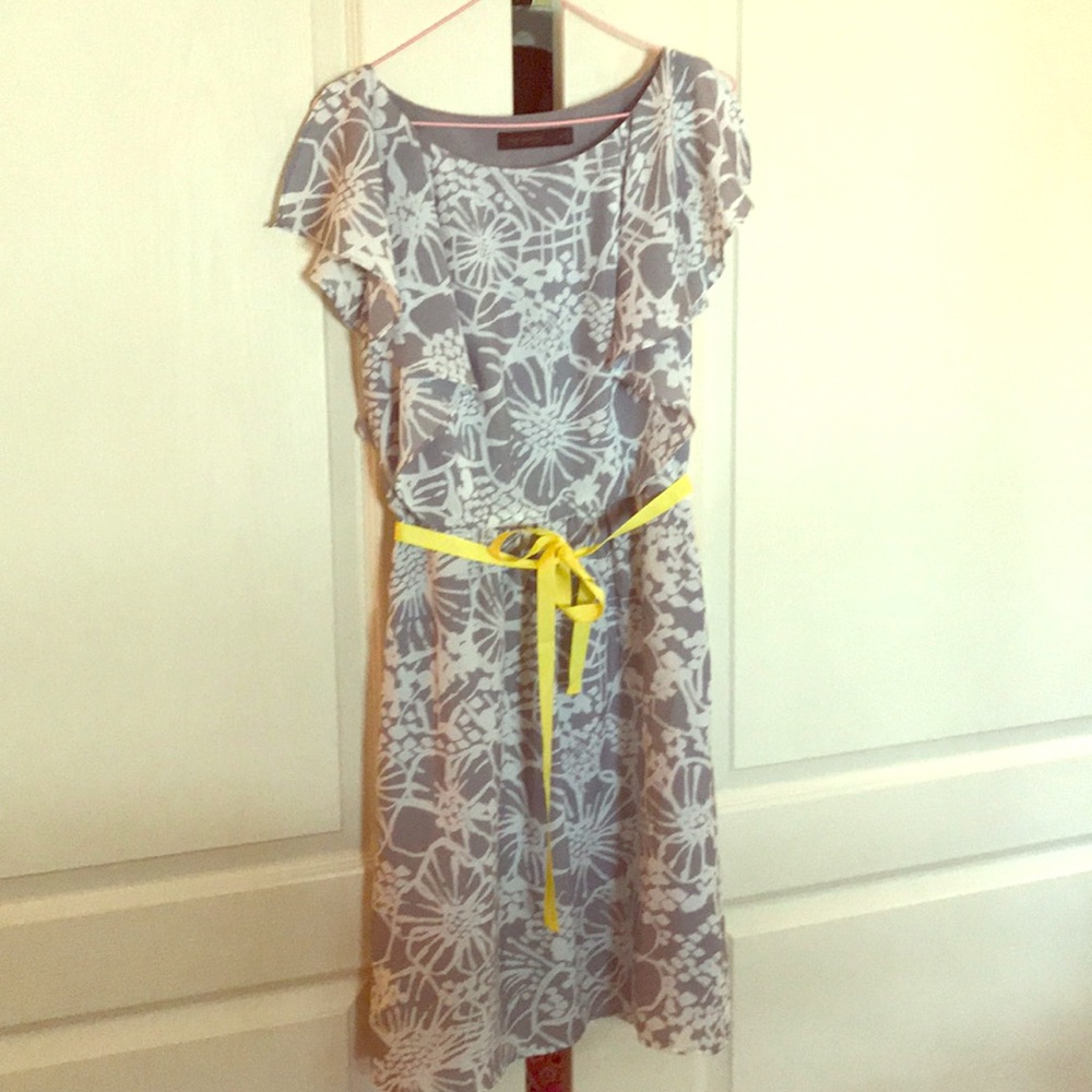Split flutter sleeve belted dress